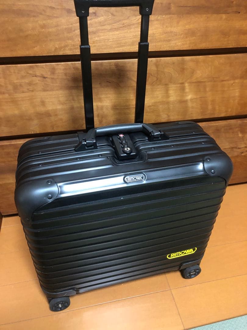 ☆極美品☆激レア☆RIMOWA リモワ　ステルス　ビジネストロリー4輪　　26L