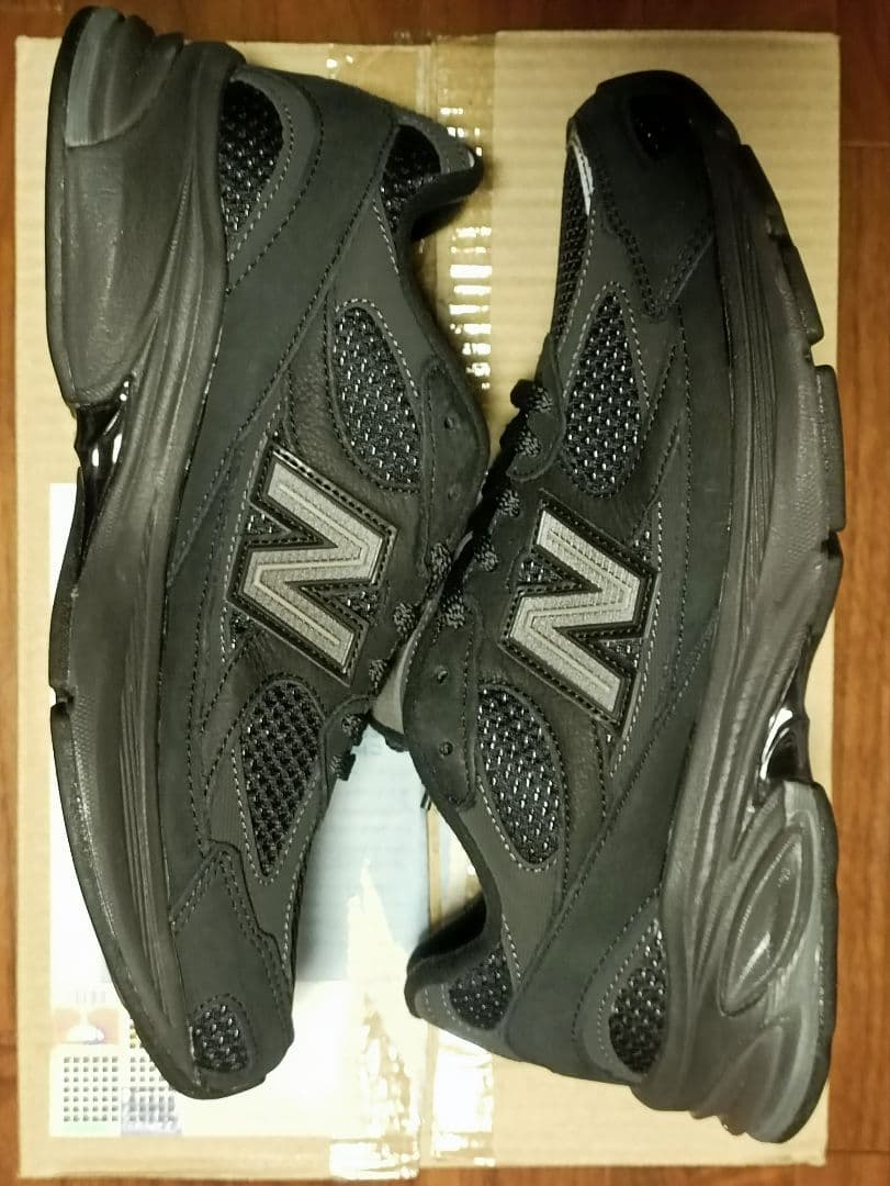 New Balance 2010 ブラック スニーカー 27