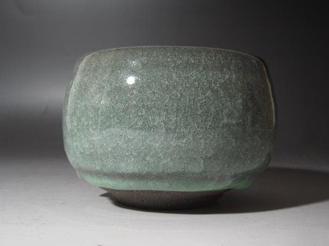 ★　清水卯一　蓬莱青磁茶碗　目をひく一品です★x439