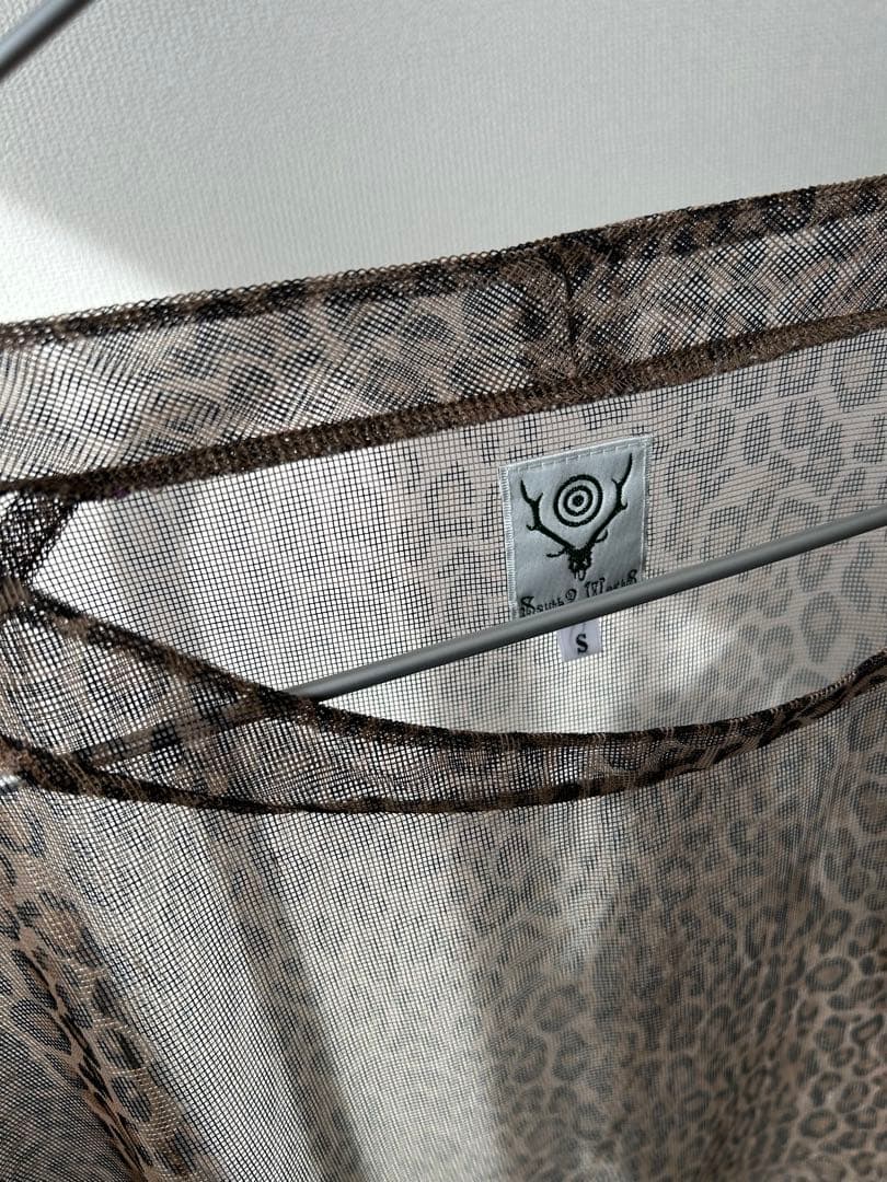 トップス south2west8 leopard mesh shirt