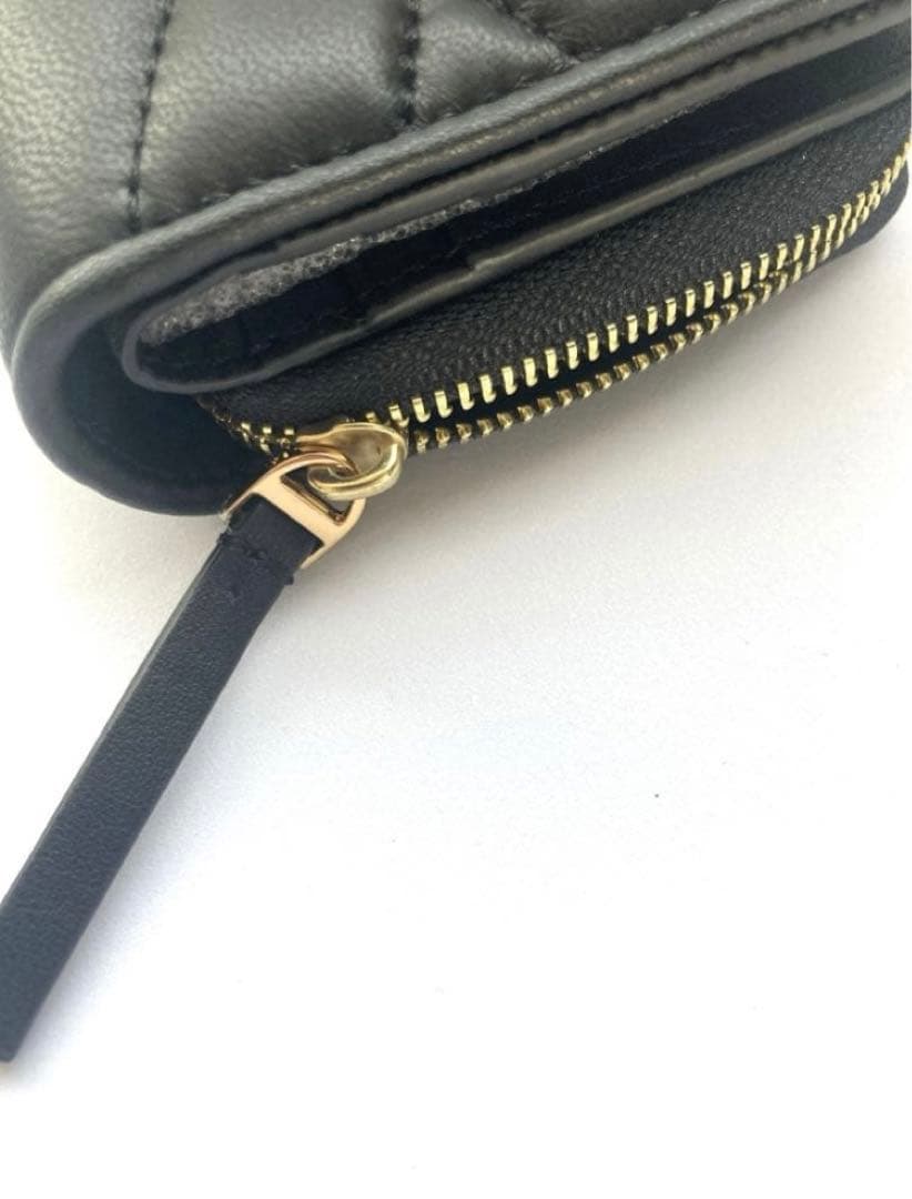 【新品未使用】Tory Burch ブラック 二つ折り財布