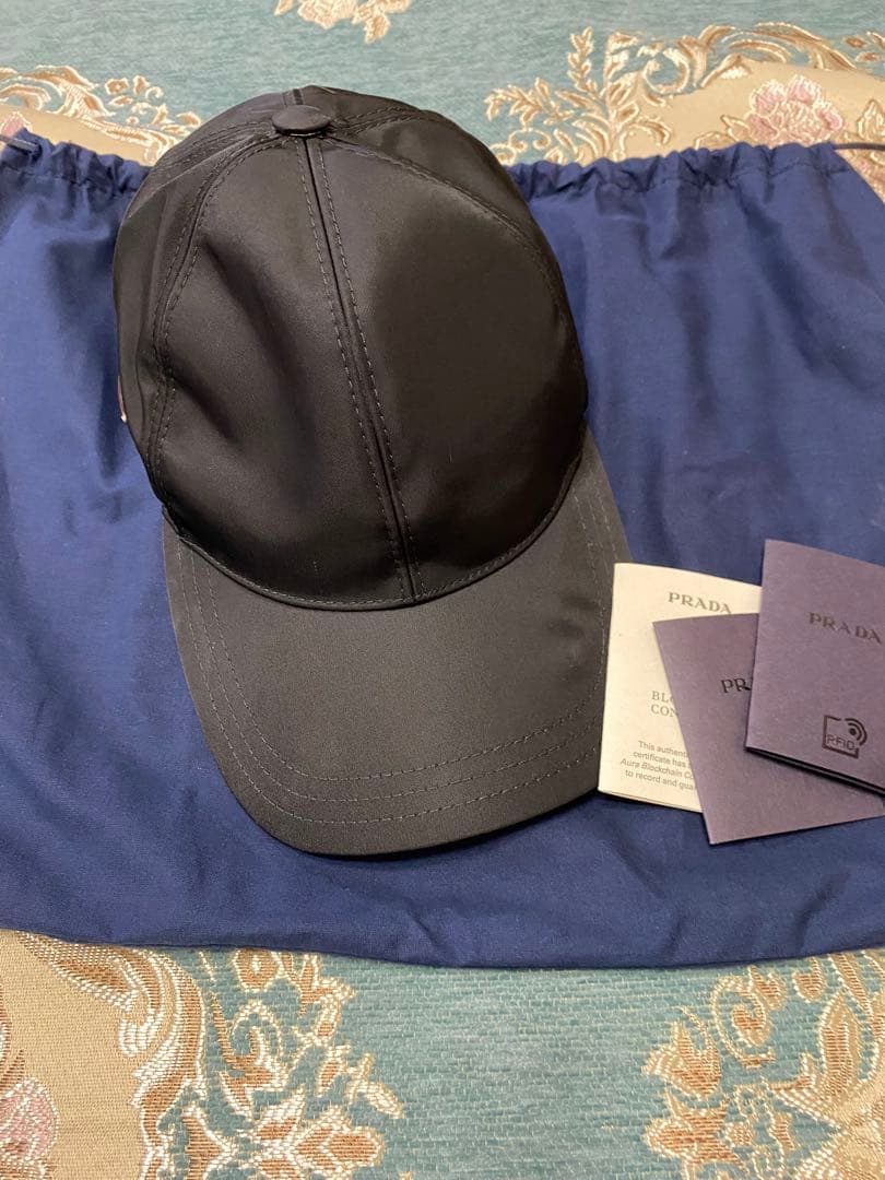 PRADA ブラック ベースボールキャップ S