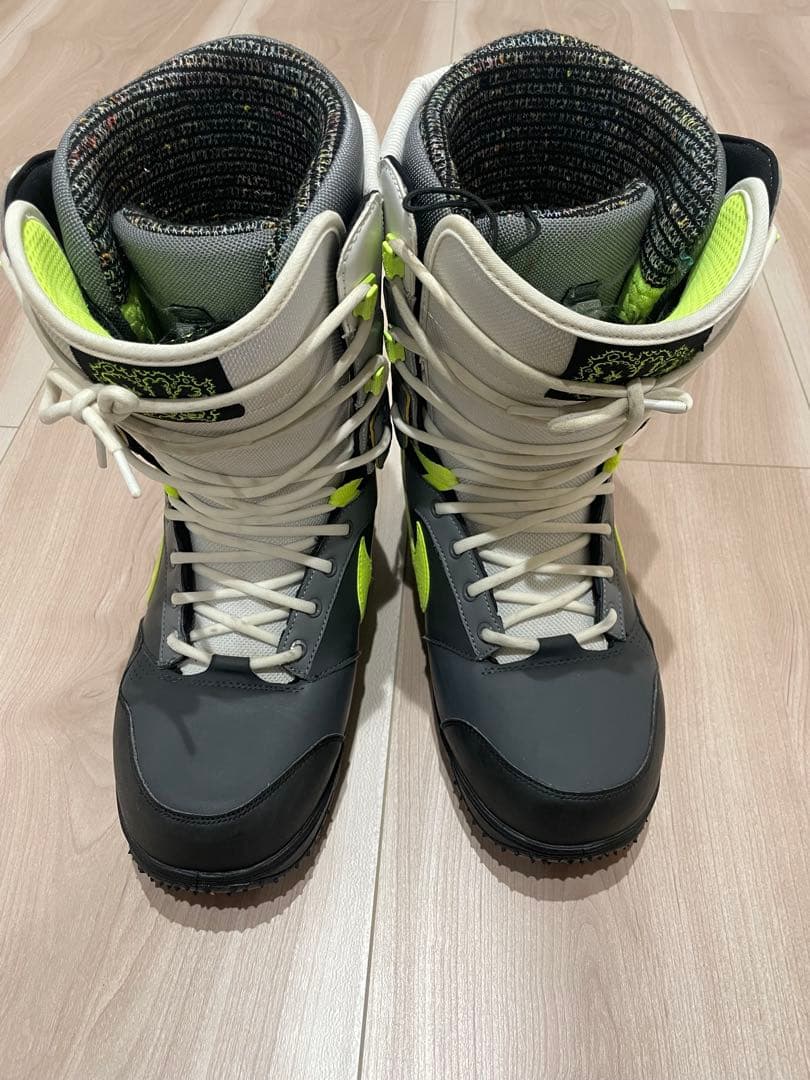 nikeboarding ナイキ　スノーボードブーツ