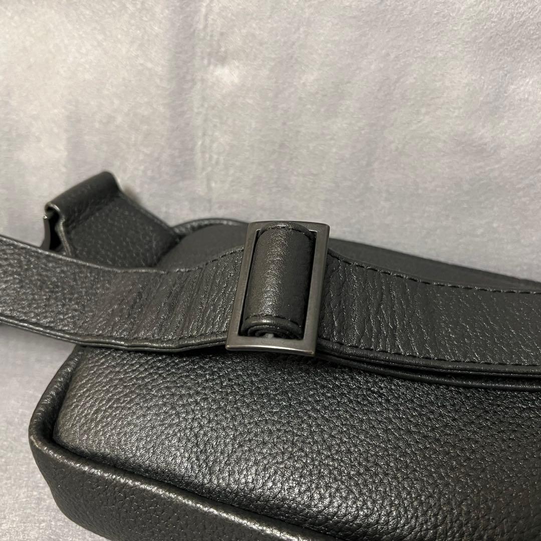 HushTug ボディバッグ