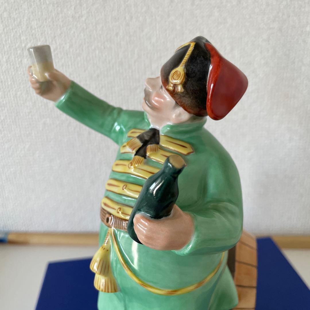 TOKAJI・wine樽の男性・高さ１８cm・陶器製・HEREND・