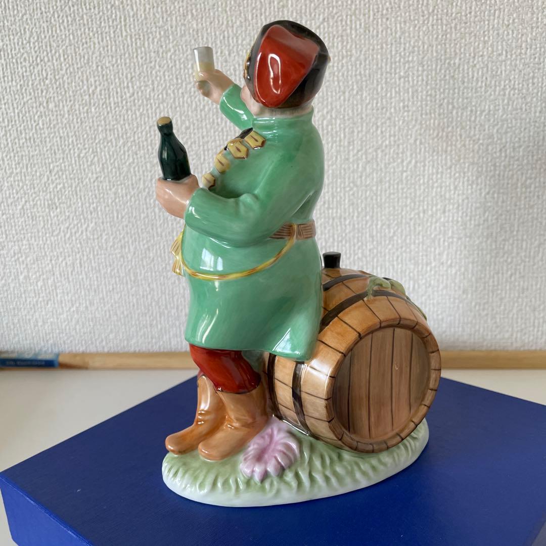 TOKAJI・wine樽の男性・高さ１８cm・陶器製・HEREND・