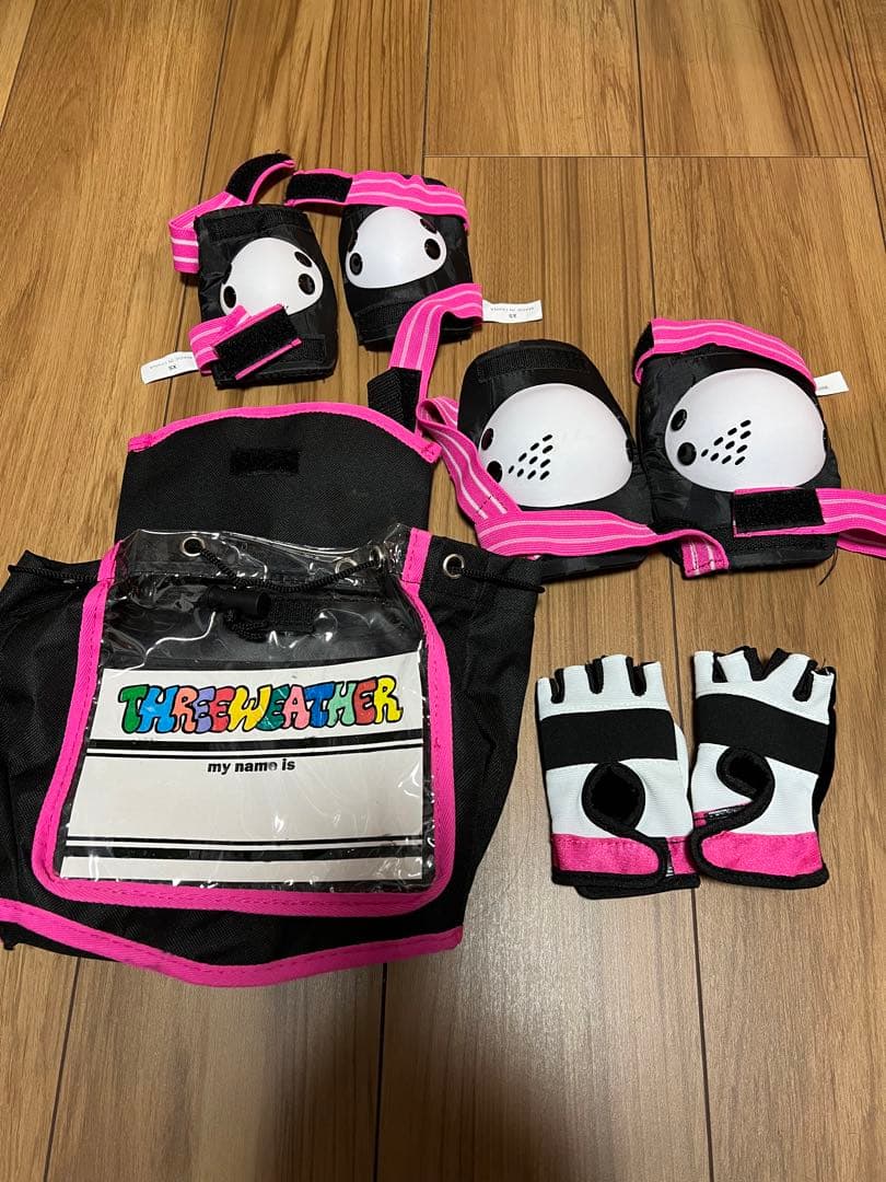 ストライダー 12インチ ピンクとプロテクターセットとヘルメット