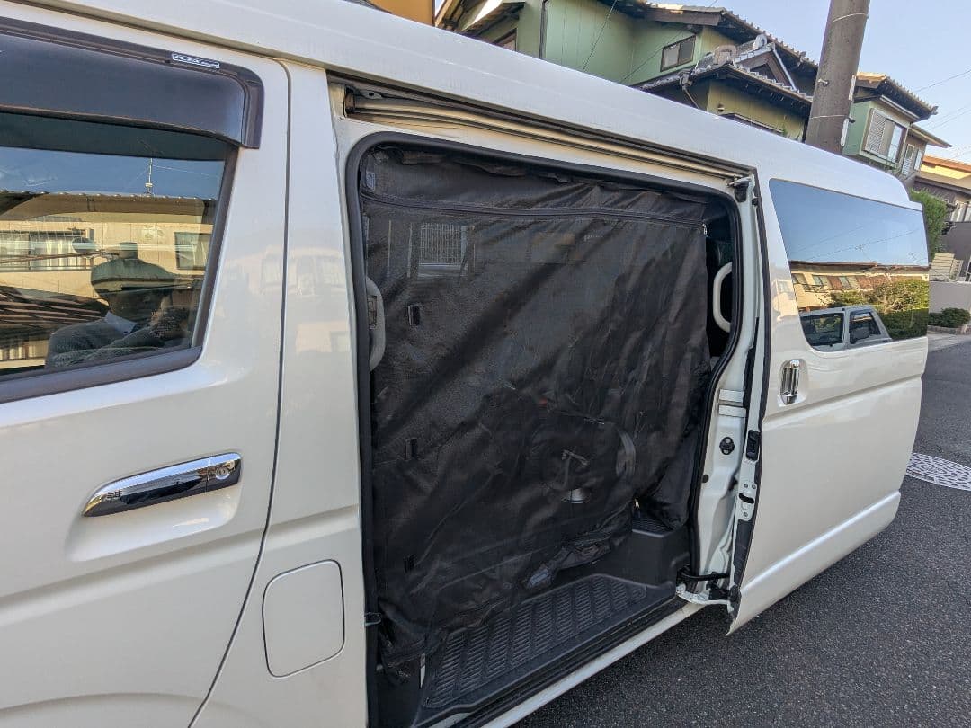 ハイエースワゴン　ワイド用　ユーアイビークル製網戸2枚目セット　車中泊におすすめ