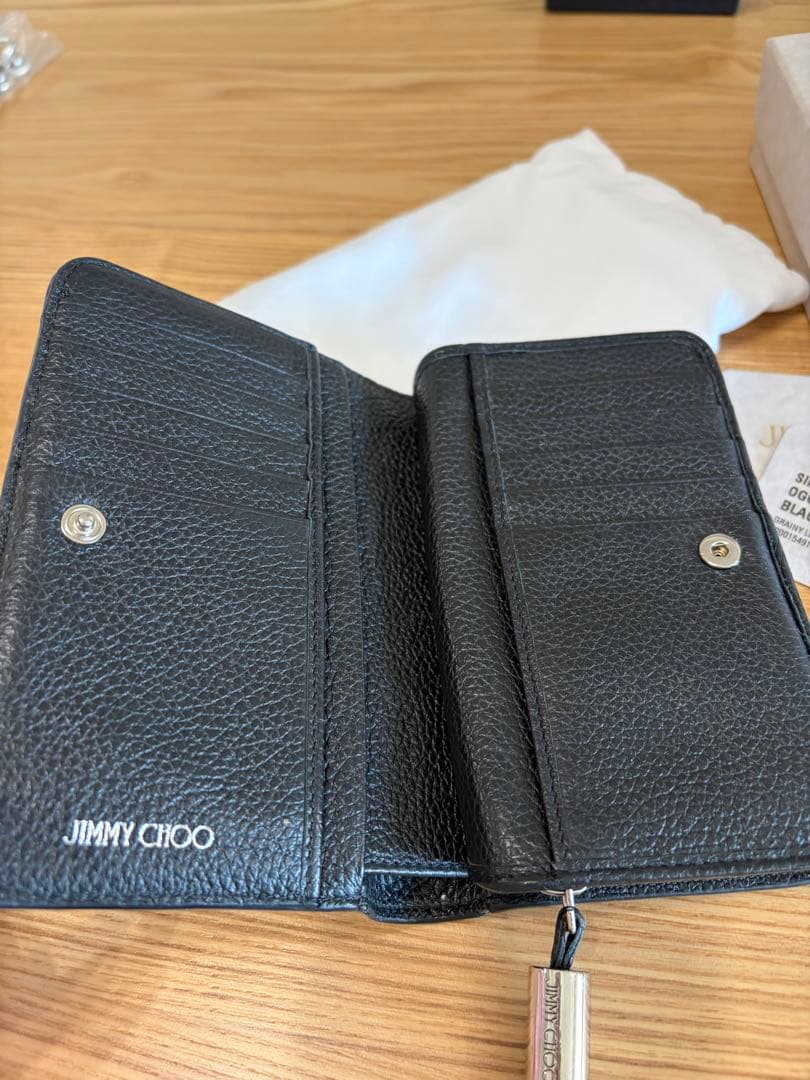 ジミーチュウJIMMY CHOO 星型スタッズ ブラック 2つ折り財布　美品　黒