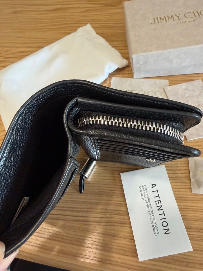 ジミーチュウJIMMY CHOO 星型スタッズ ブラック 2つ折り財布　美品　黒