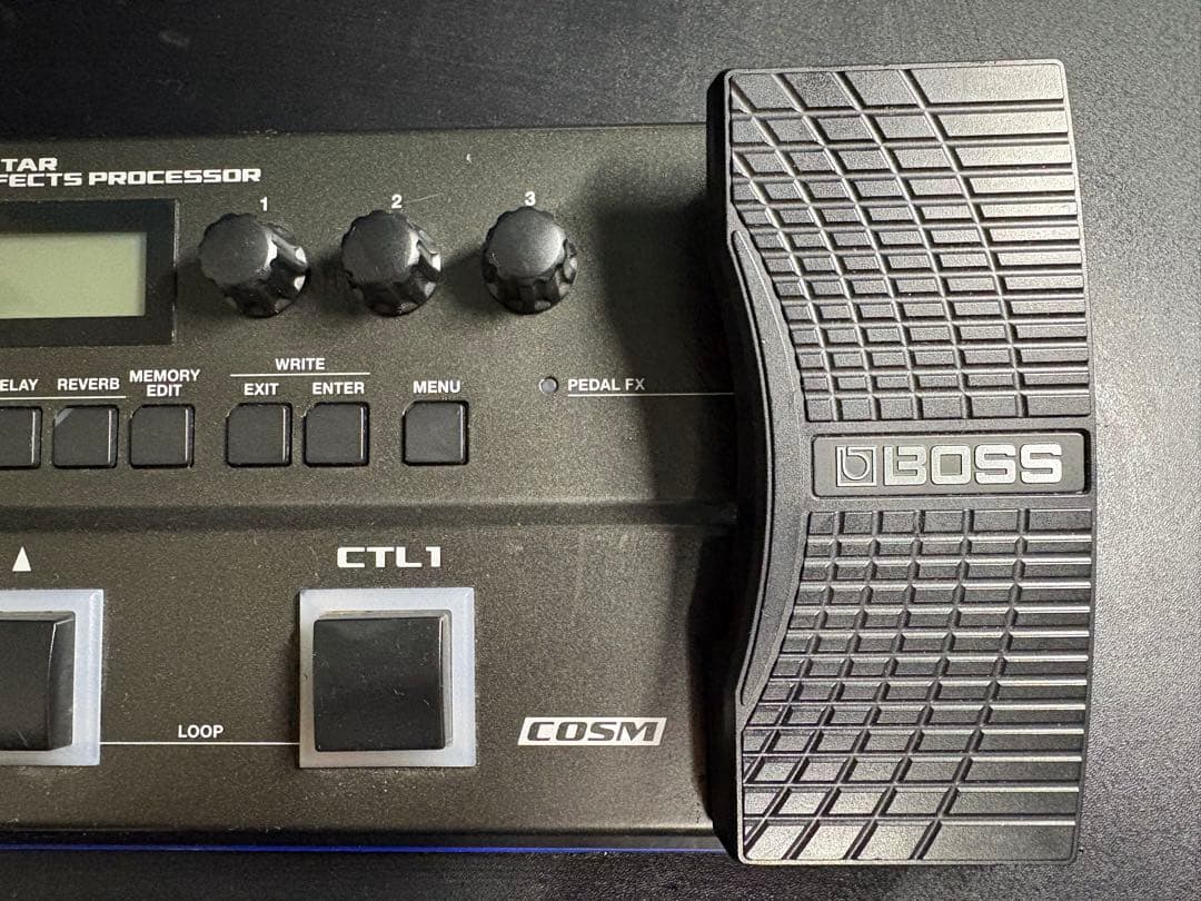 BOSS GT-1 マルチエフェクター　(純正アダプター、教科書付き)