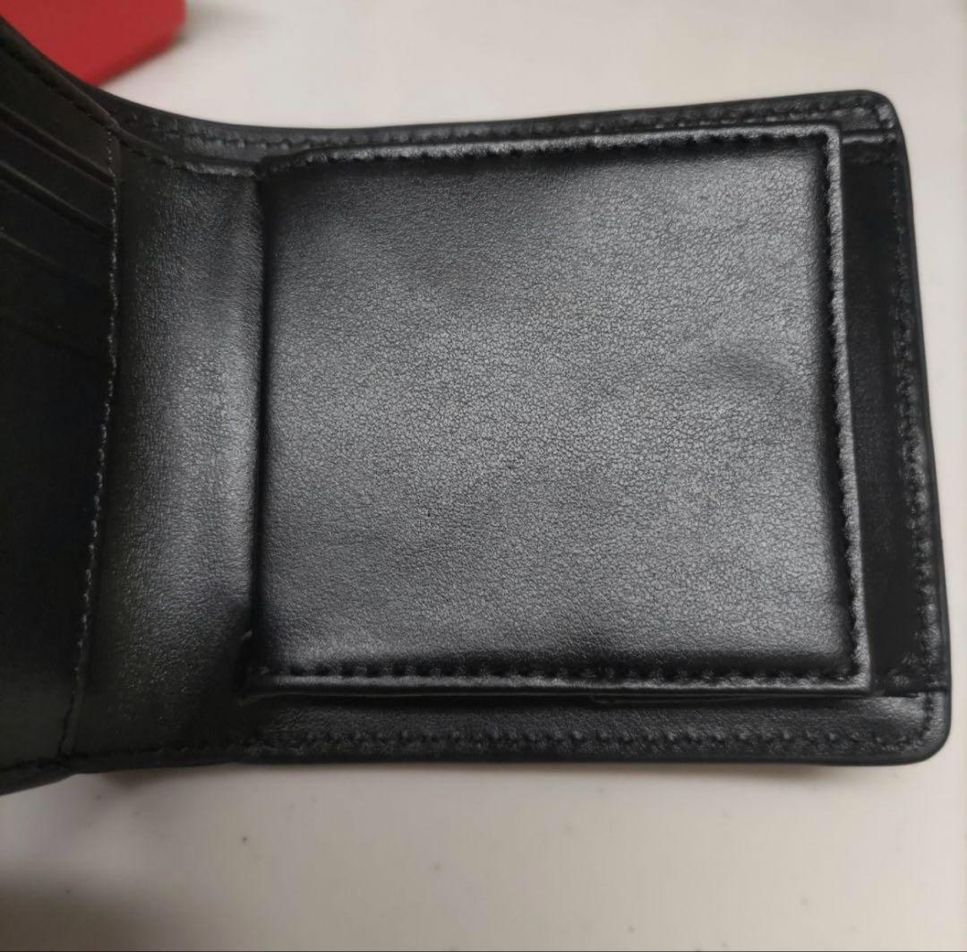ディーゼル　二つ折り財布 ロゴ付き