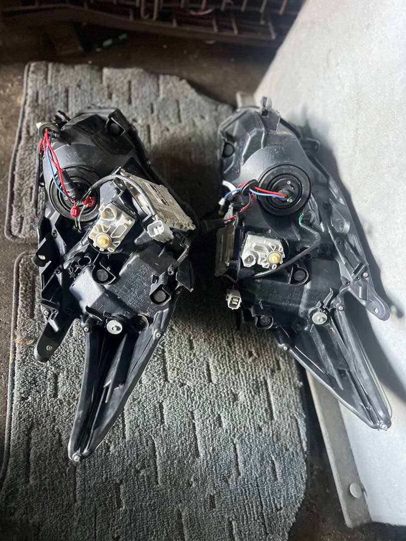 ￼プリウス￼30系ヘッドライト