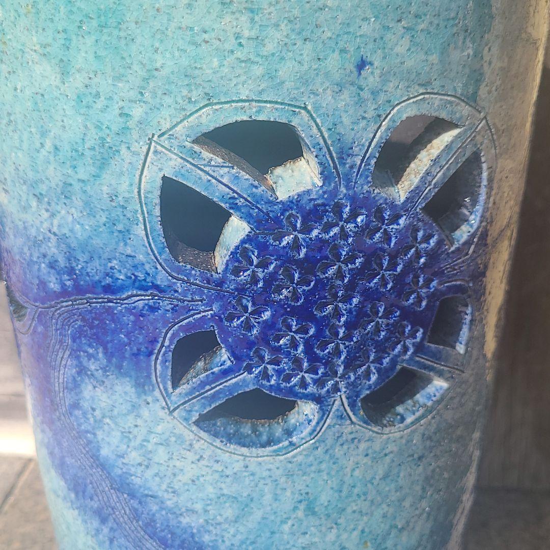 信楽焼傘立て 花彫り 高さ４６cm