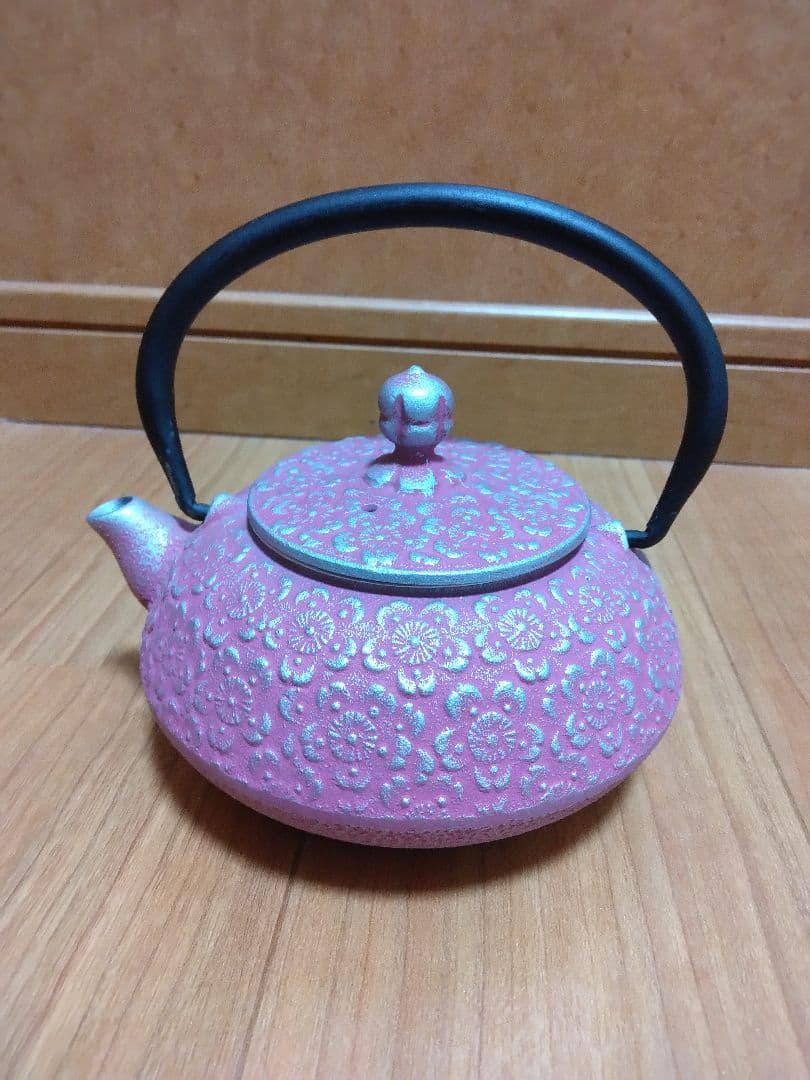 南部鉄瓶　赤　ピンク　水色　カラー