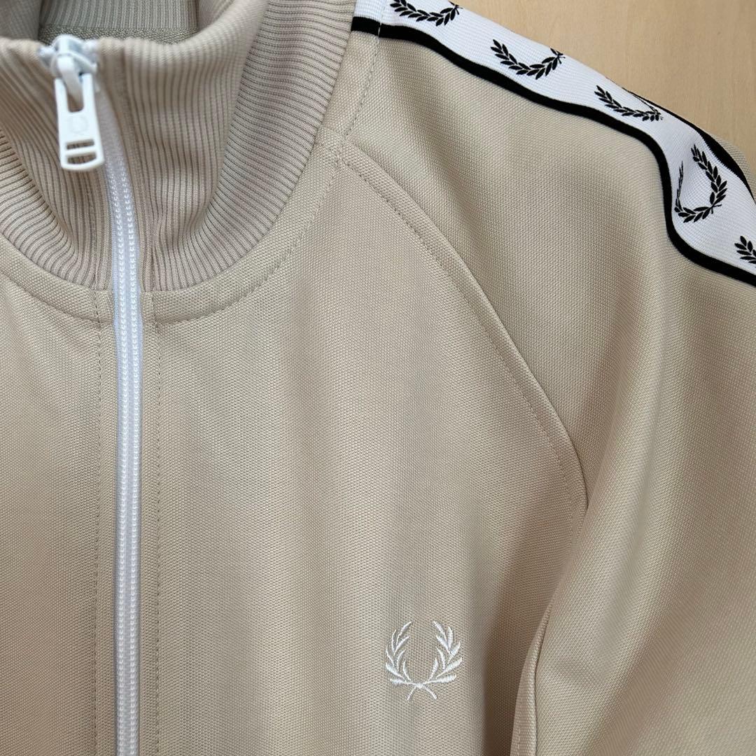 Taped Track Jacket／フレッドペリートラックジャケット完売カラ－