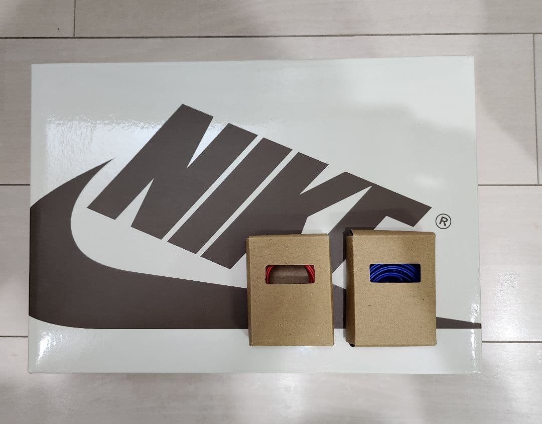 Travis Scott × NIKE AIR JORDAN 1 Canary