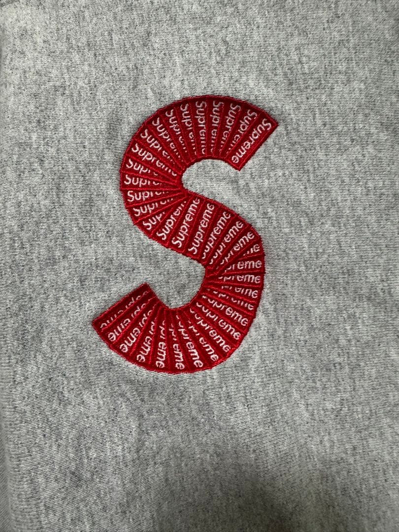 Supreme シュプリーム　Sロゴパーカー