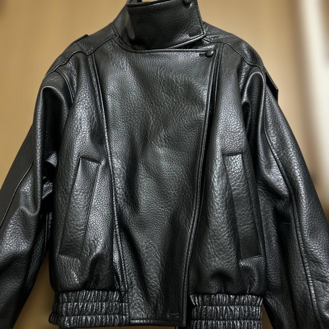 新品ZARAフェイクレザージャケット
