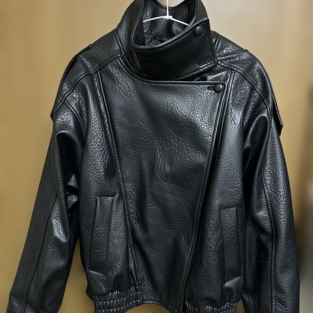 新品ZARAフェイクレザージャケット