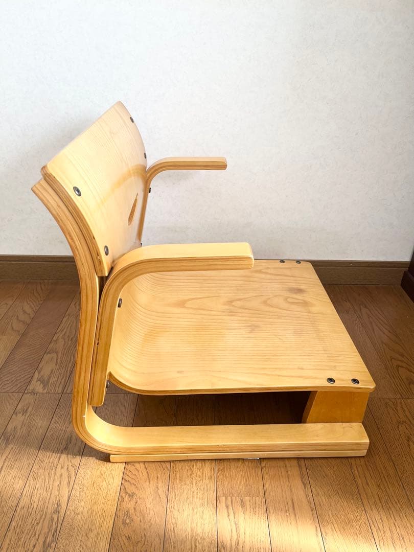 座椅子 木製 肘かけあり クッションなし