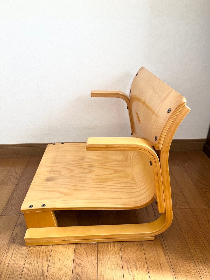 座椅子 木製 肘かけあり クッションなし