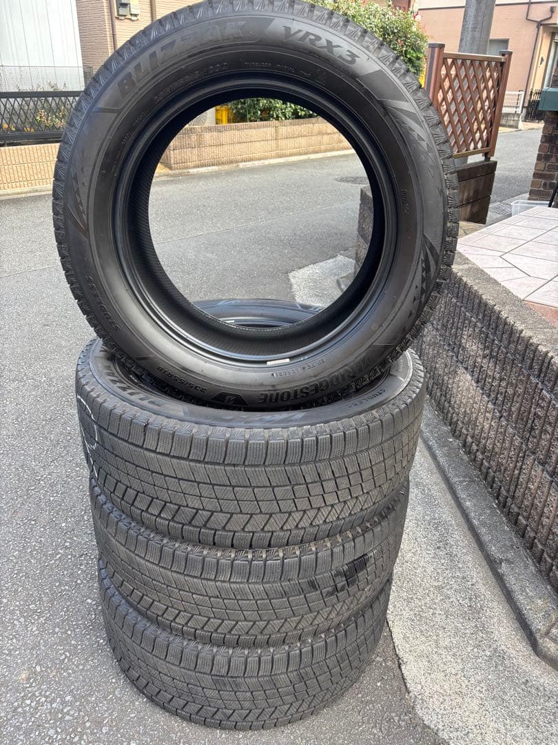 ブリザックvrx3　235/55r18