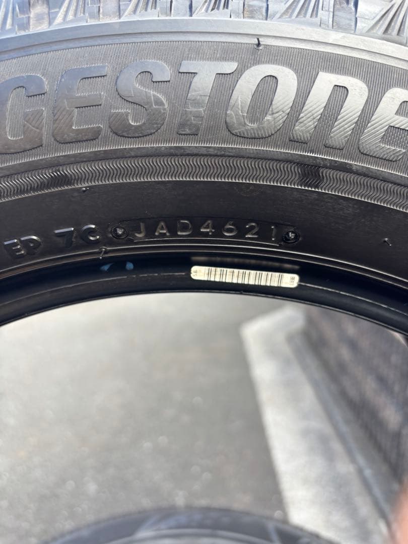 ブリザックvrx3　235/55r18