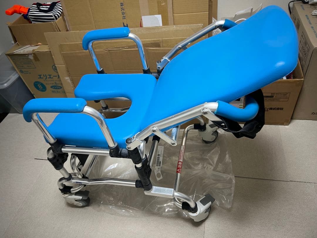 入浴用車椅子　シャワーキャリー