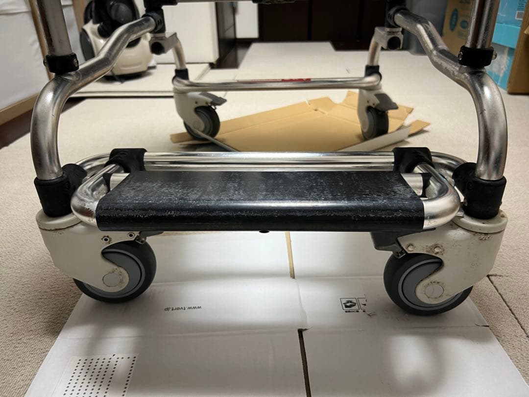 入浴用車椅子　シャワーキャリー