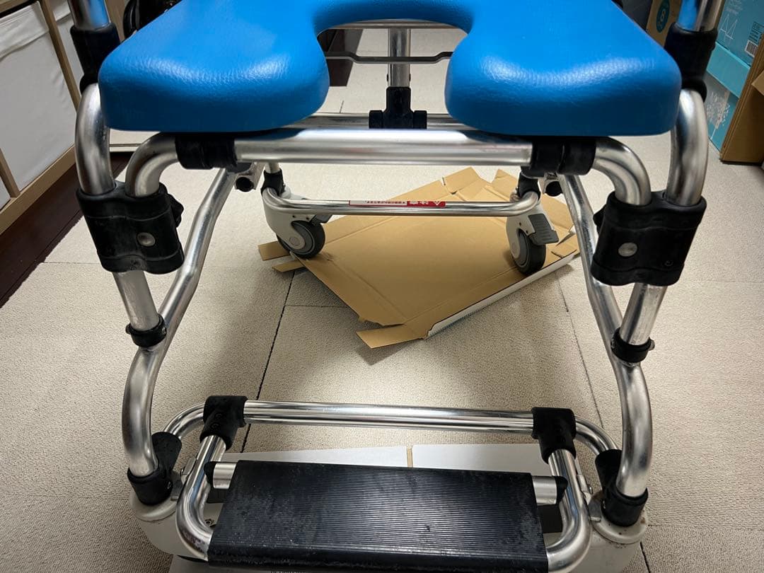 入浴用車椅子　シャワーキャリー