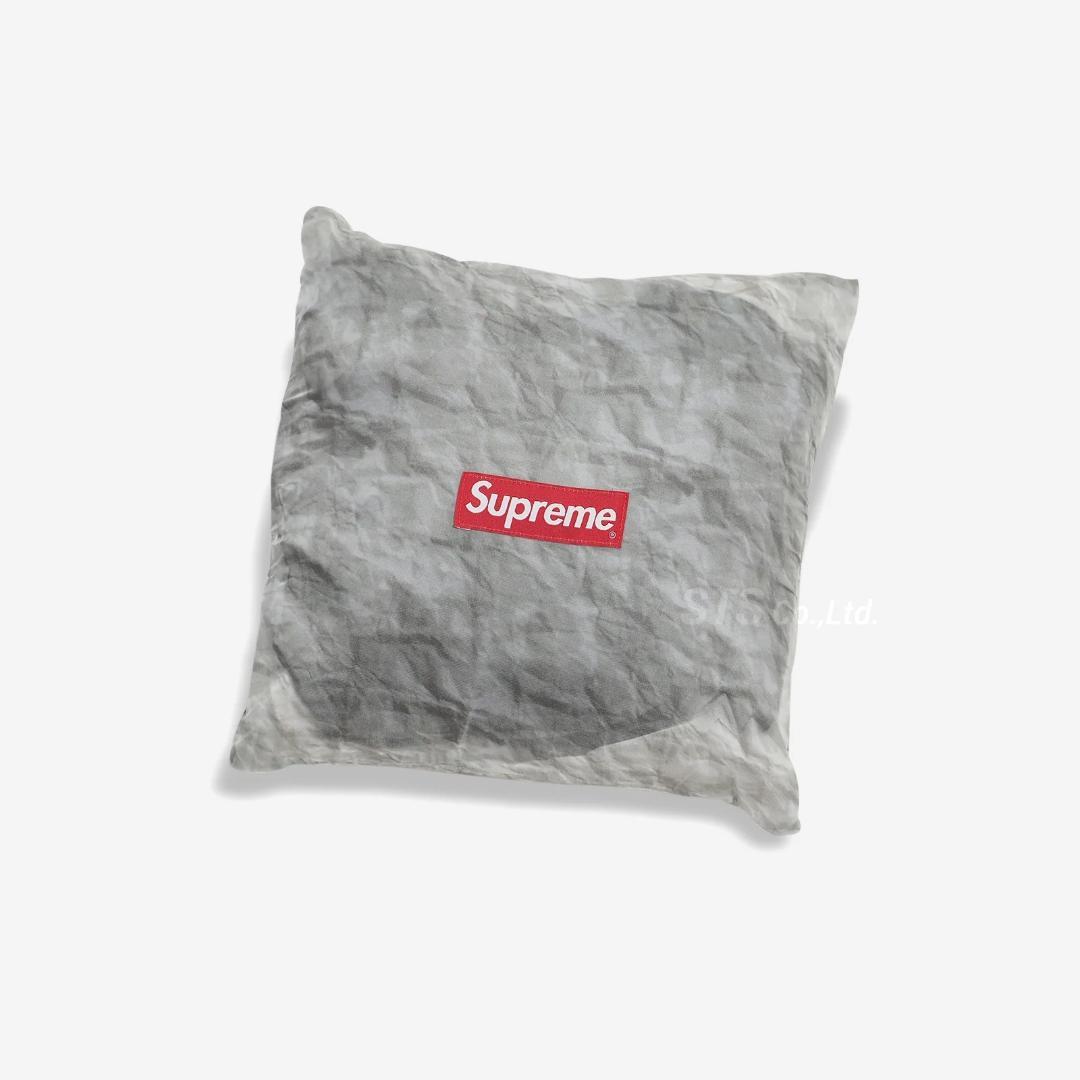 新品未開封 19FW Supreme × ザノースフェエス ダウンスカーフ