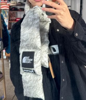 新品未開封 19FW Supreme × ザノースフェエス ダウンスカーフ