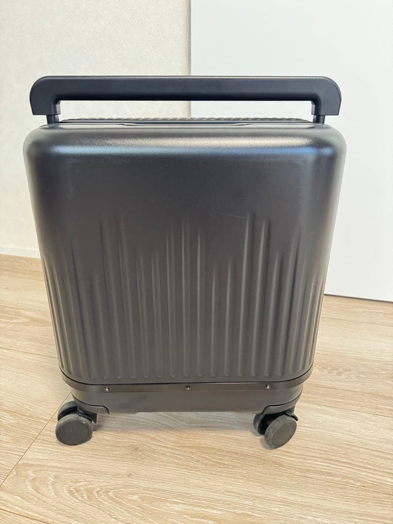 【最終】VELO ヴェーロ　伸縮型　スーツケース　三段階サイズ可変式