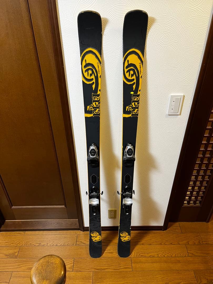 りくにぃ　フィッシャー　Fischer フリースタイルスキー　riu