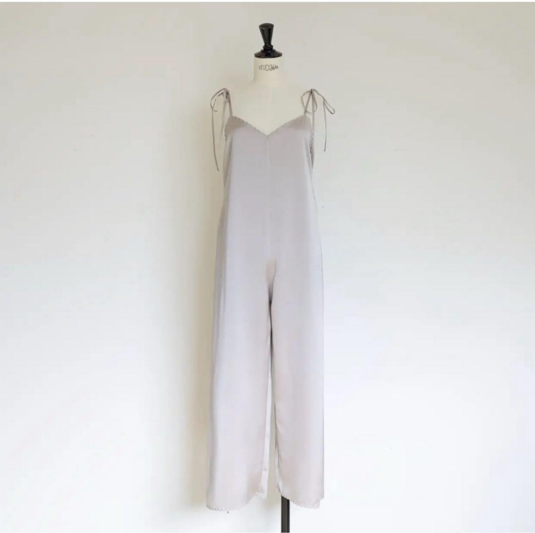 専用ジプソフィア　gypsohila グレージュ サテンスカラップサロペット