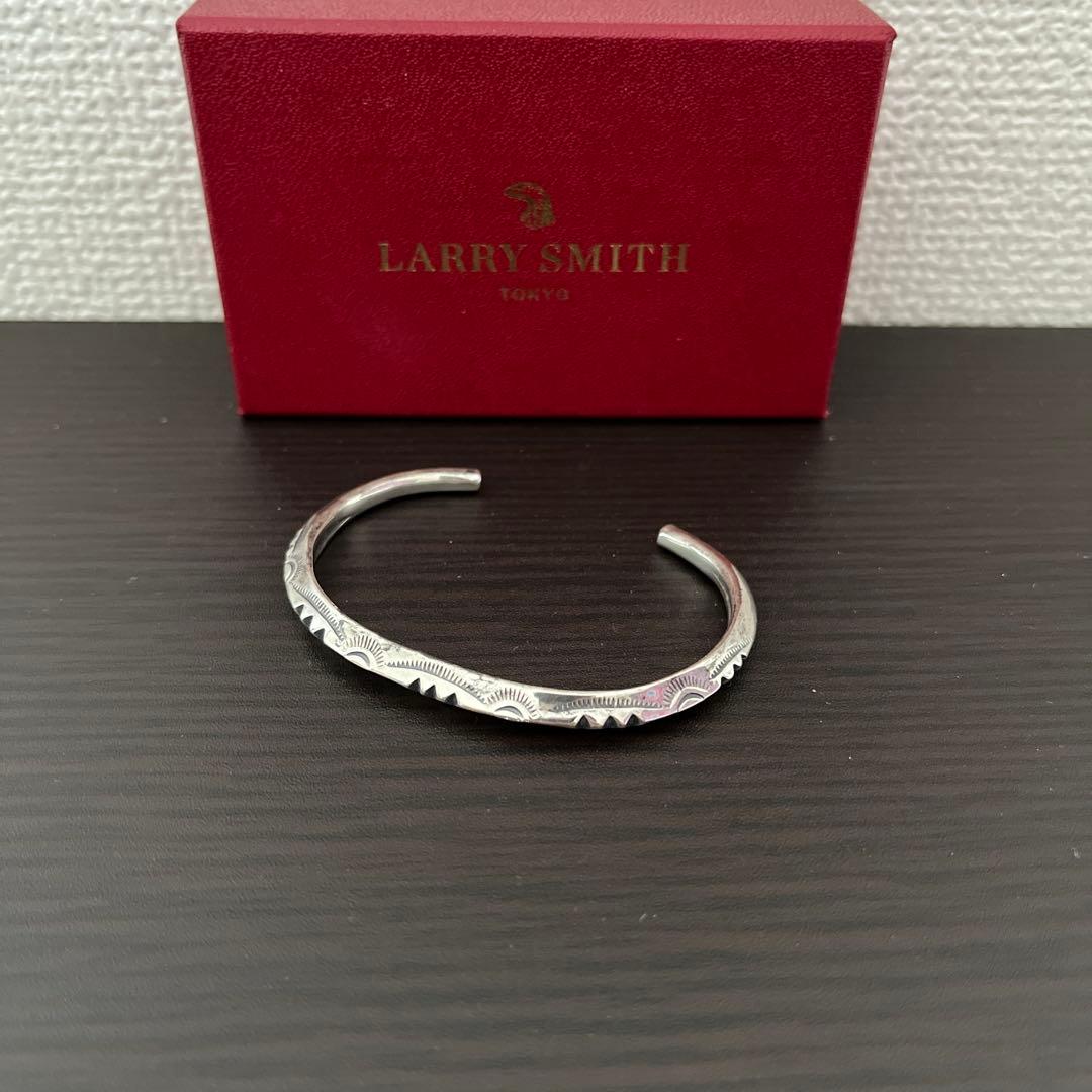 アクセサリー LARRY SMITH THIN TRIANGLE BRACELET