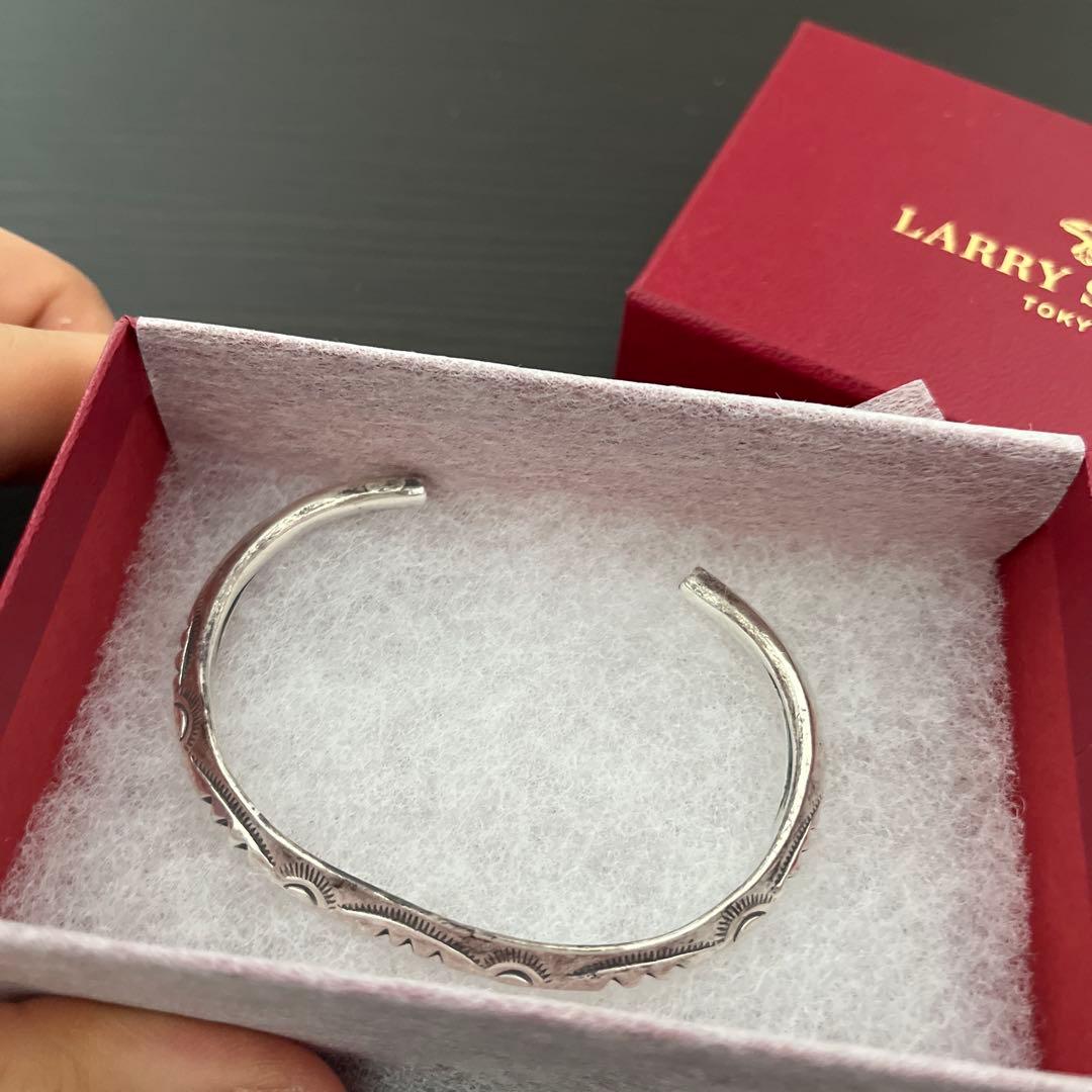 アクセサリー LARRY SMITH THIN TRIANGLE BRACELET