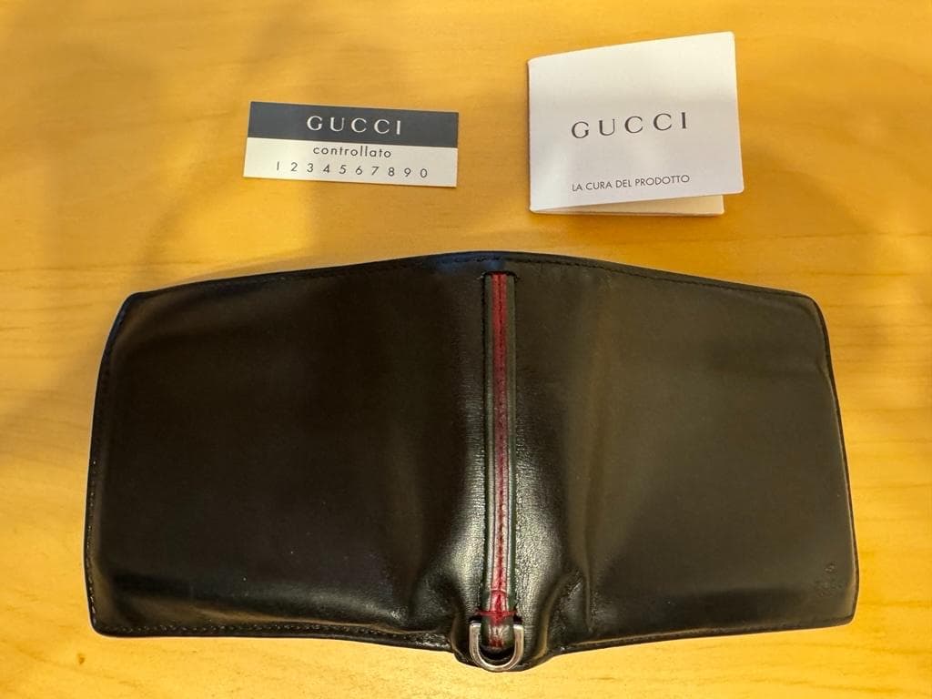 u*8様 【未使用】グッチGucci シマライン 二つ折り財布 レザー ブラック