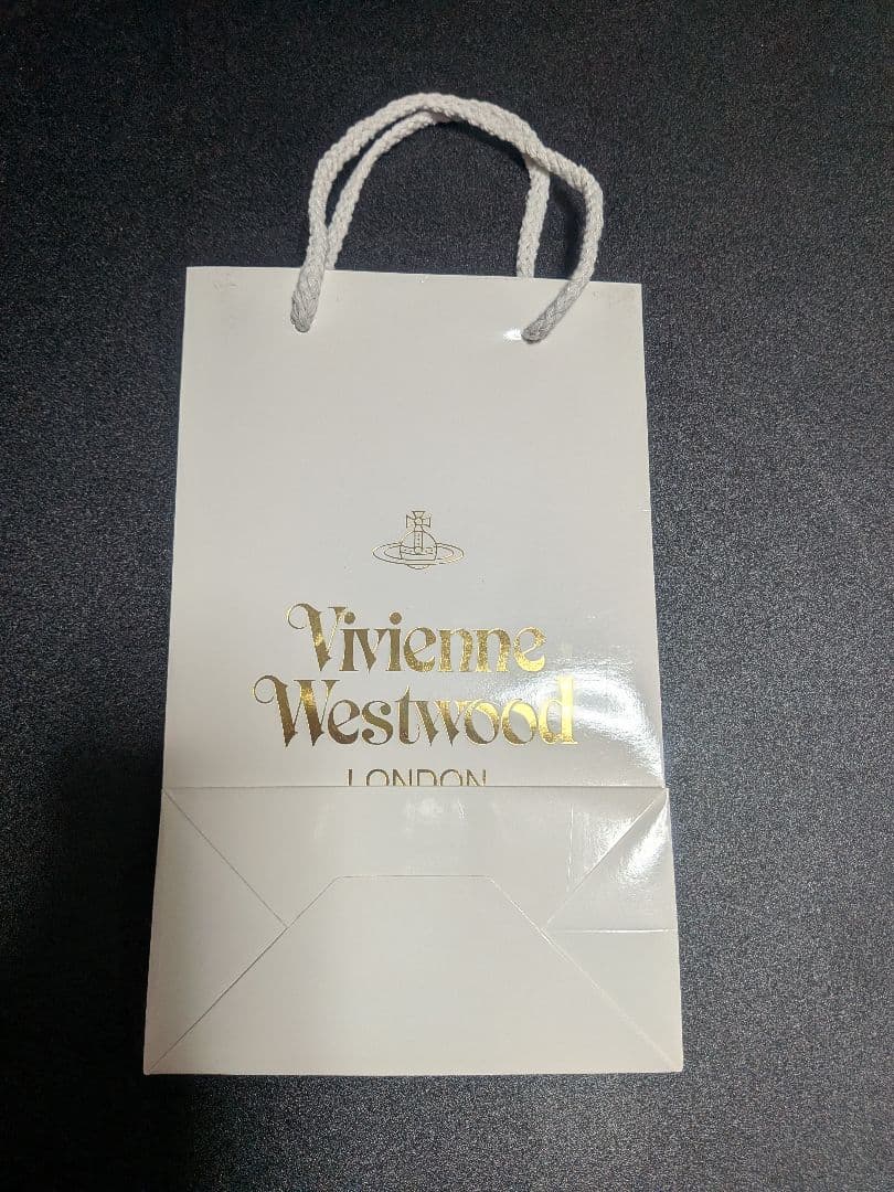 12/15までの特価！袋箱付き新品ヴィヴィアンウエストウッド長財布エナメル青箱付