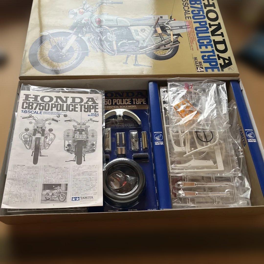 オートバイ・バイク TAMIYA HONDA CB750 POLICE TYPE 1/6