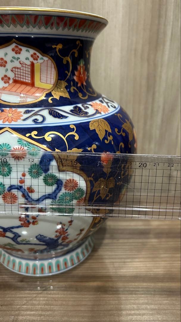 青と白の花瓶 陶器製 花と鳥の模様