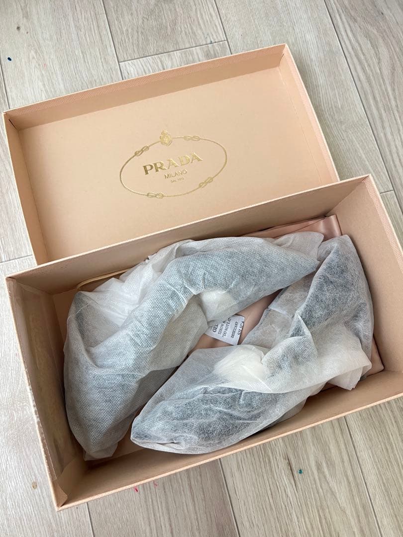 PRADA ブラック ポインテッドトゥ ハイヒール 36.5