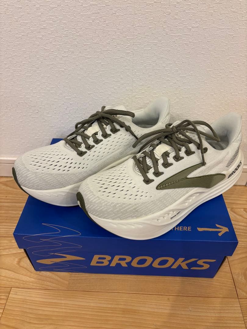 グリセリンマックス　ランニングシューズ　グレー