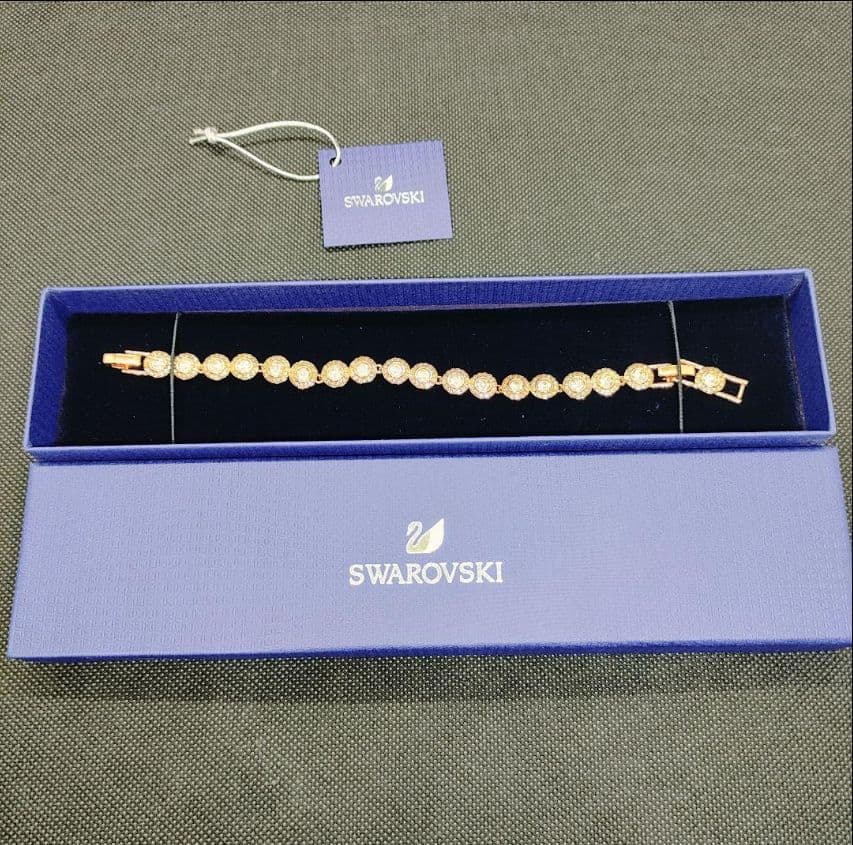 【新品】SWAROVSKIスワロフスキー　angelic　ブレスレット　ゴールド