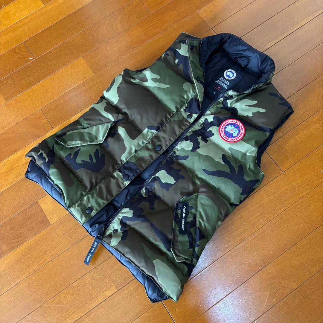 美品！  カナダグース 迷彩 カモフラ ベスト Sサイズ