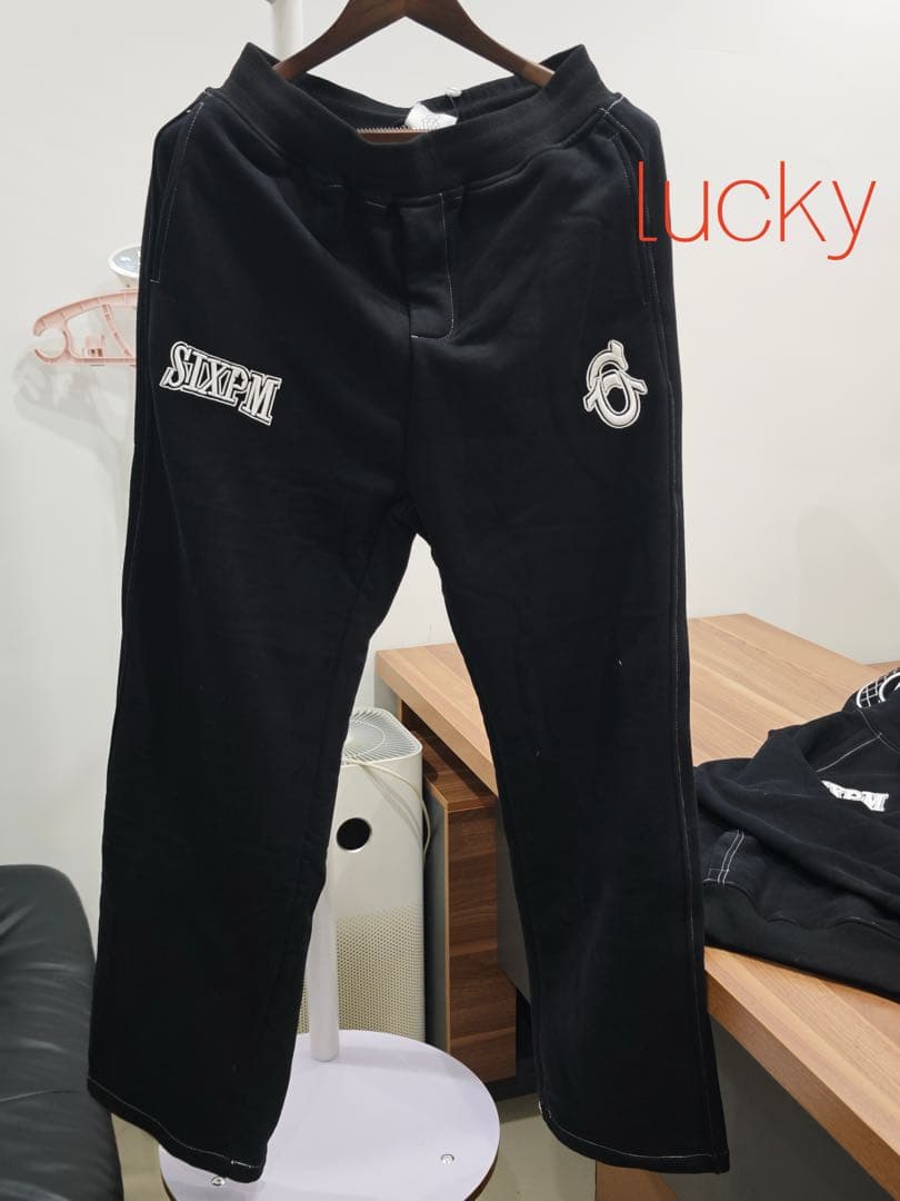 新品 6pm TRUE RELIGION ブラック パーカー セットアップ