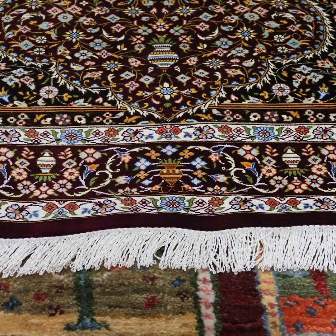 ペルシャ絨毯（シルク）　クム産　１２０×８０ｃｍ