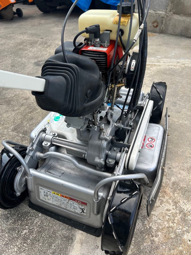草刈機 スパイダーモアーAZ850A-4WD 芝刈り機