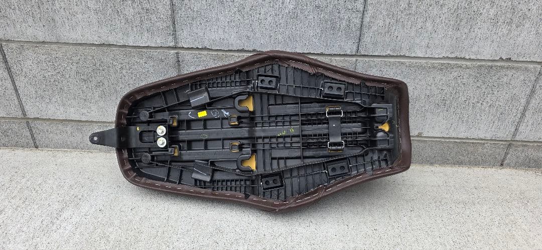 GB350純正シート